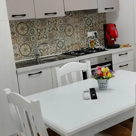 Daisy House